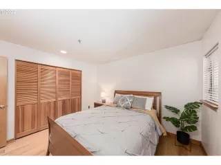 Photo #4: 22235183 Listing