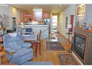 Photo #6: 22235351 Listing 