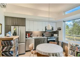 Photo #4: 22235794 Listing