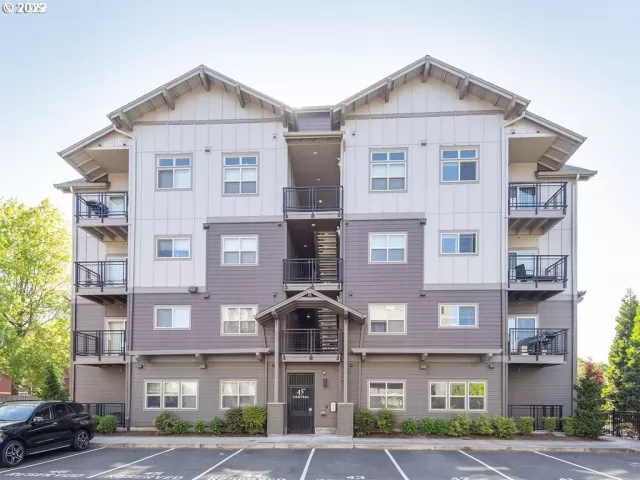 MLS: 22235958 Condo For Sale