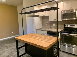 Photo #3: 22235958 Listing