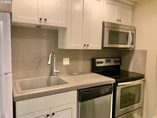 Photo #4: 22235958 Listing