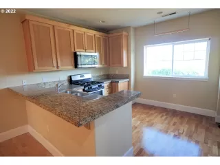 Photo #4: 22236187 Listing