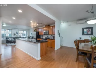 Photo #3: 22236656 Listing