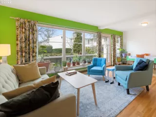 Photo #5: 22236796 Listing