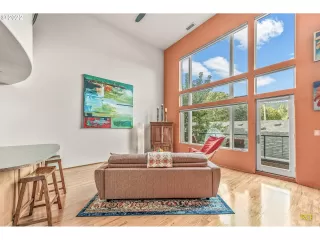 Photo #2: 22237064 Listing