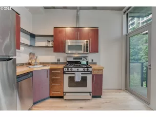 Photo #3: 22237252 Listing