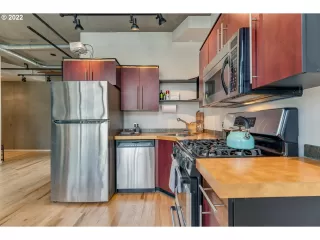 Photo #6: 22237252 Listing