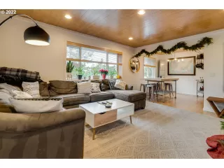 Photo #3: 22237579 Listing