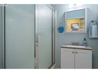 Photo #5: 22238068 Listing