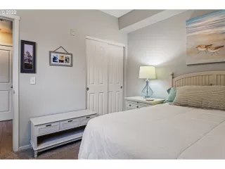 Photo #6: 22238068 Listing