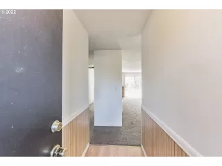 Photo #2: 22238917 Listing