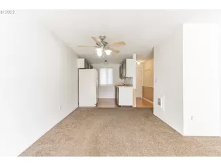 Photo #3: 22238917 Listing