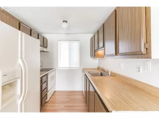 Photo #6: 22238917 Listing