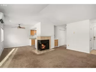 Photo #5: 22239502 Listing