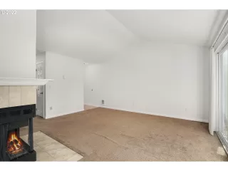 Photo #6: 22239502 Listing