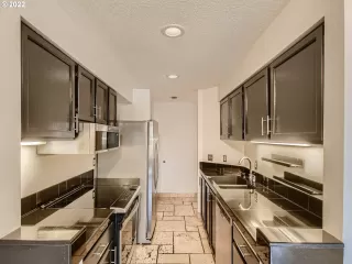 Photo #5: 22239515 Listing