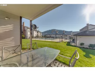 Photo #4: 22240477 Listing 