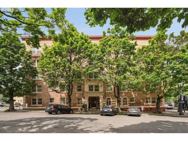 MLS: 22240754 Condo For Sale