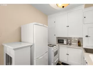 Photo #2: 22240754 Listing