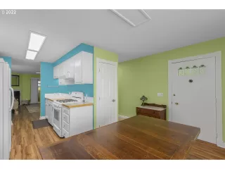 Photo #2: 22240813 Listing 