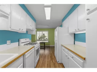 Photo #4: 22240813 Listing 