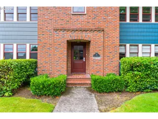 Photo #3: 22240838 Listing