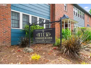 Photo #4: 22240838 Listing