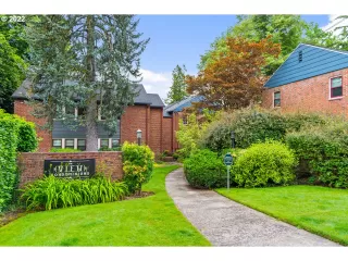 Photo #5: 22240838 Listing