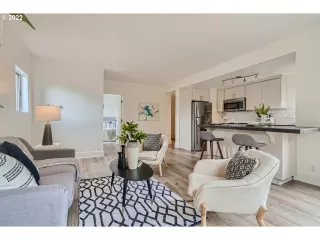 Photo #2: 22240979 Listing