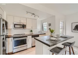 Photo #3: 22240979 Listing