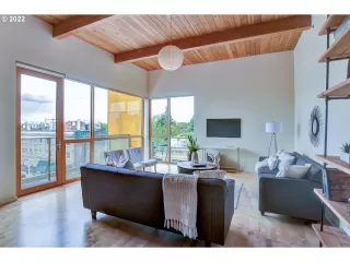 Photo #5: 22241819 Listing 