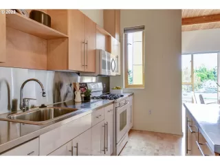 Photo #6: 22241819 Listing 