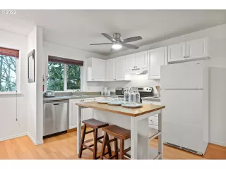 Photo #3: 22242170 Listing