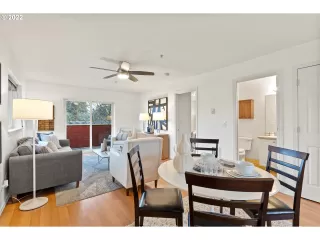 Photo #5: 22242170 Listing