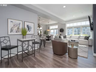 Photo #6: 22242301 Listing