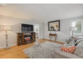 Photo #3: 22242410 Listing