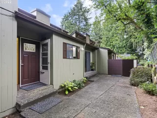 Photo #2: 22242507 Listing