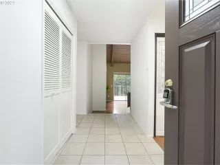 Photo #4: 22242507 Listing