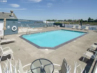 Photo #4: 22242579 Listing