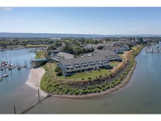 Photo #5: 22242579 Listing