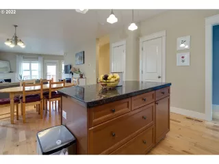 Photo #5: 22244036 Listing 