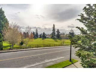 Photo #4: 22244445 Listing