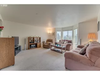 Photo #6: 22244445 Listing