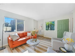 Photo #4: 22244812 Listing