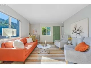 Photo #6: 22244812 Listing