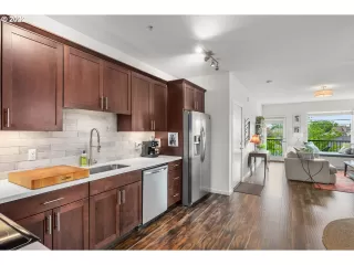 Photo #6: 22245734 Listing