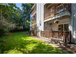 Photo #5: 22246045 Listing