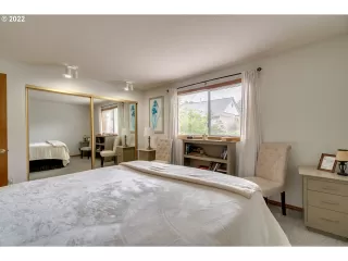 Photo #5: 22246146 Listing