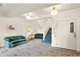 Photo #3: 22246322 Listing